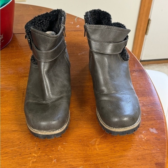 White Mountain Cliffs password lug sole ankle boots side zip size 8.5 - Picture 1 of 7